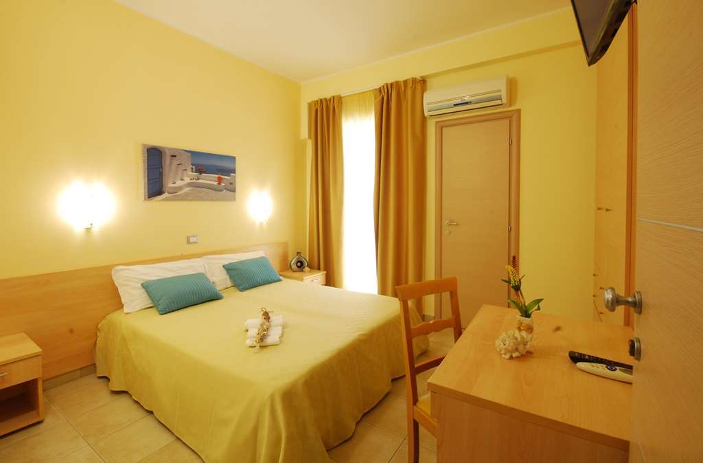 Hotel Caggiari Senigallia Cameră foto